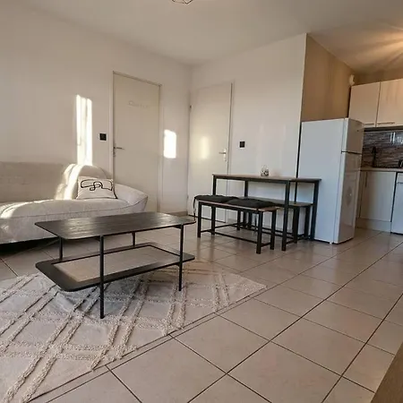 T2 Confort - Parking Gratuit アパート